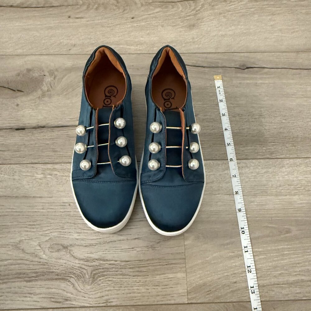 Women's Blue Satin Shoes, size 6.